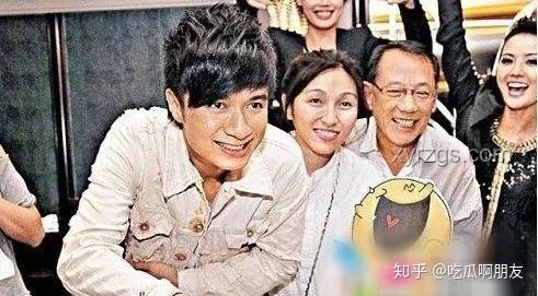 内娱嫂嫂揭秘：男明星爱情把戏背后的真相